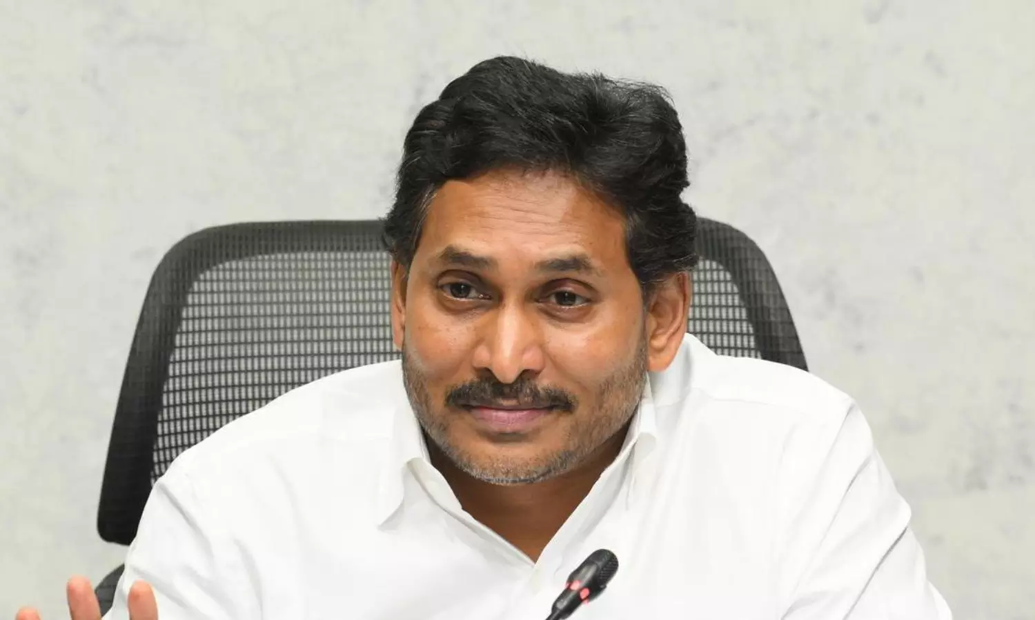 కీలక నిర్ణయం దిశగా వైసీపీ.. విస్తృత స్థాయి సమావేశంలో చర్చ!