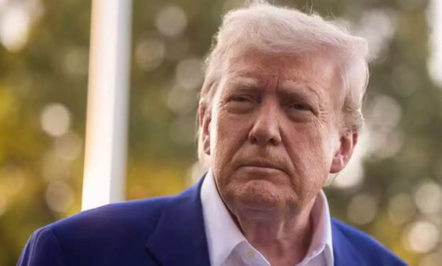 న్యూస్ రాగానే ట్రంప్ కిందా మీదా... ఏమిదీ బాధ..! న్యూస్ రాగానే ట్రంప్ కిందా మీదా... ఏమిదీ బాధ..!