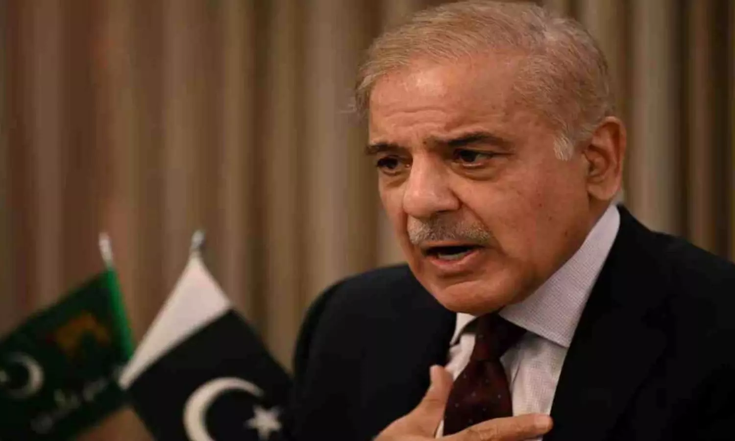 భారత్ తో చర్చలుపై పాక్ ప్రధాని పాత కబుర్లు! భారత్ తో చర్చలుపై పాక్ ప్రధాని పాత కబుర్లు!