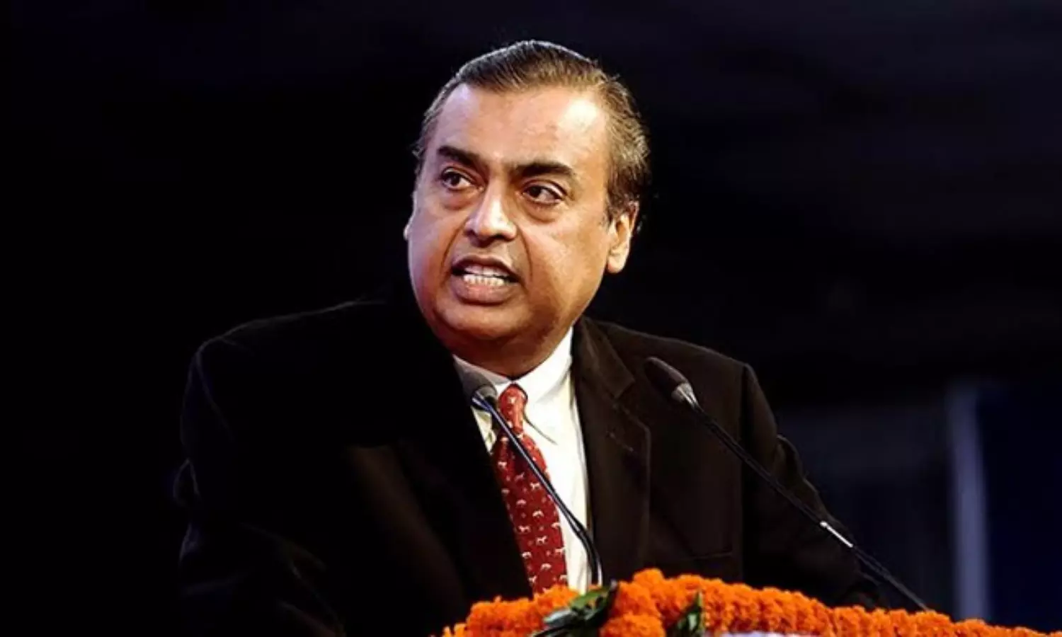 నా జీవితంలో అతిపెద్ద రిస్క్ అదే! : ముకేశ్ అంబానీ నా జీవితంలో అతిపెద్ద రిస్క్ అదే! : ముకేశ్ అంబానీ