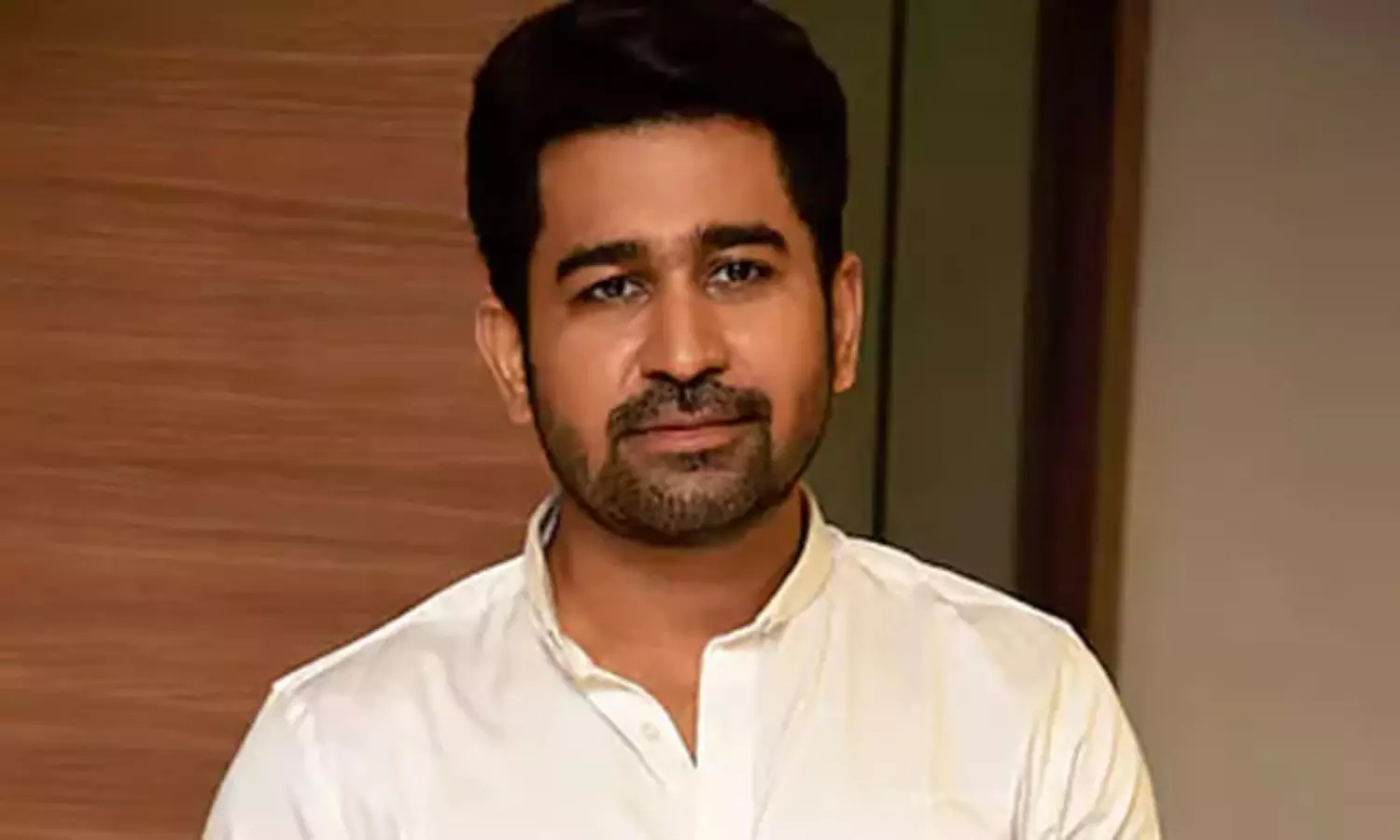 నో పాలిటిక్స్ ప్లీజ్ అంటున్న విజయ్..!