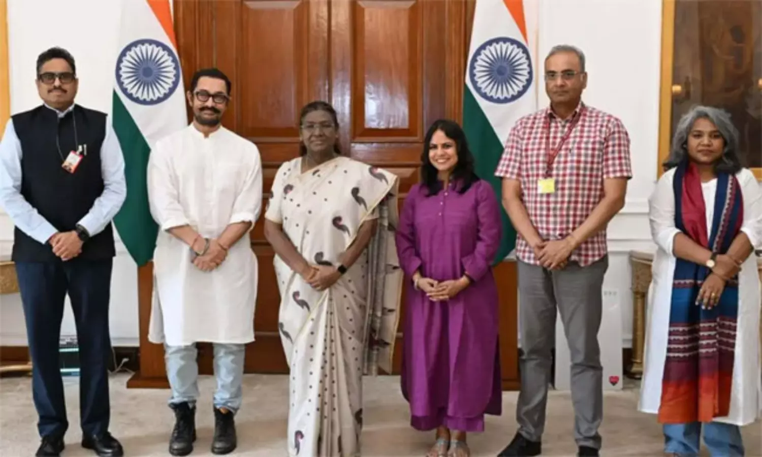 రాష్ట్ర‌ప‌తి సినిమా చూడాల‌నుకోవ‌డం త‌ప్పా?