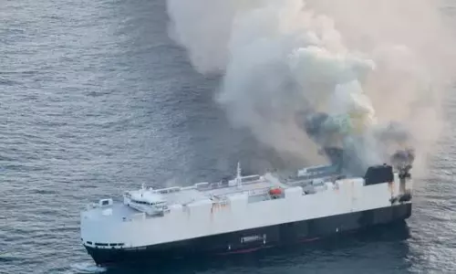 సముద్రంలో మునిగిన 3,000 కార్లు... ఏం జరిగిందంటే..!