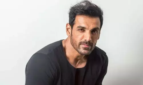 సూప‌ర్ హీరోగా డేంజ‌రెస్ హీరో!