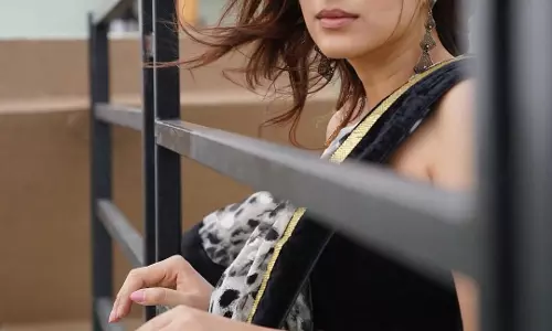 Shraddha Das Rocks Leopard Print Saree with Class