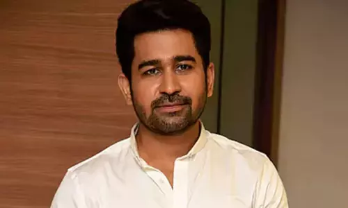 నో పాలిటిక్స్ ప్లీజ్ అంటున్న విజయ్..!