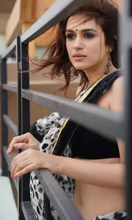 Shraddha Das Rocks Leopard Print Saree with Class