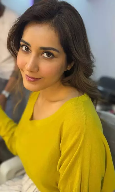 Raashi Khanna Shares BTS Pic, Talks About Her Journey Across Languages