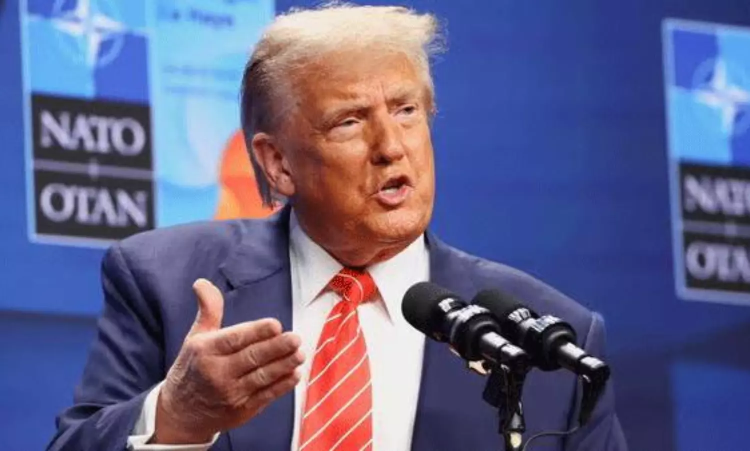 ట్రంప్ ని అలా వదిలేయకండి.. ఎవరికైనా చూపించండి! ట్రంప్ ని అలా వదిలేయకండి.. ఎవరికైనా చూపించండి!