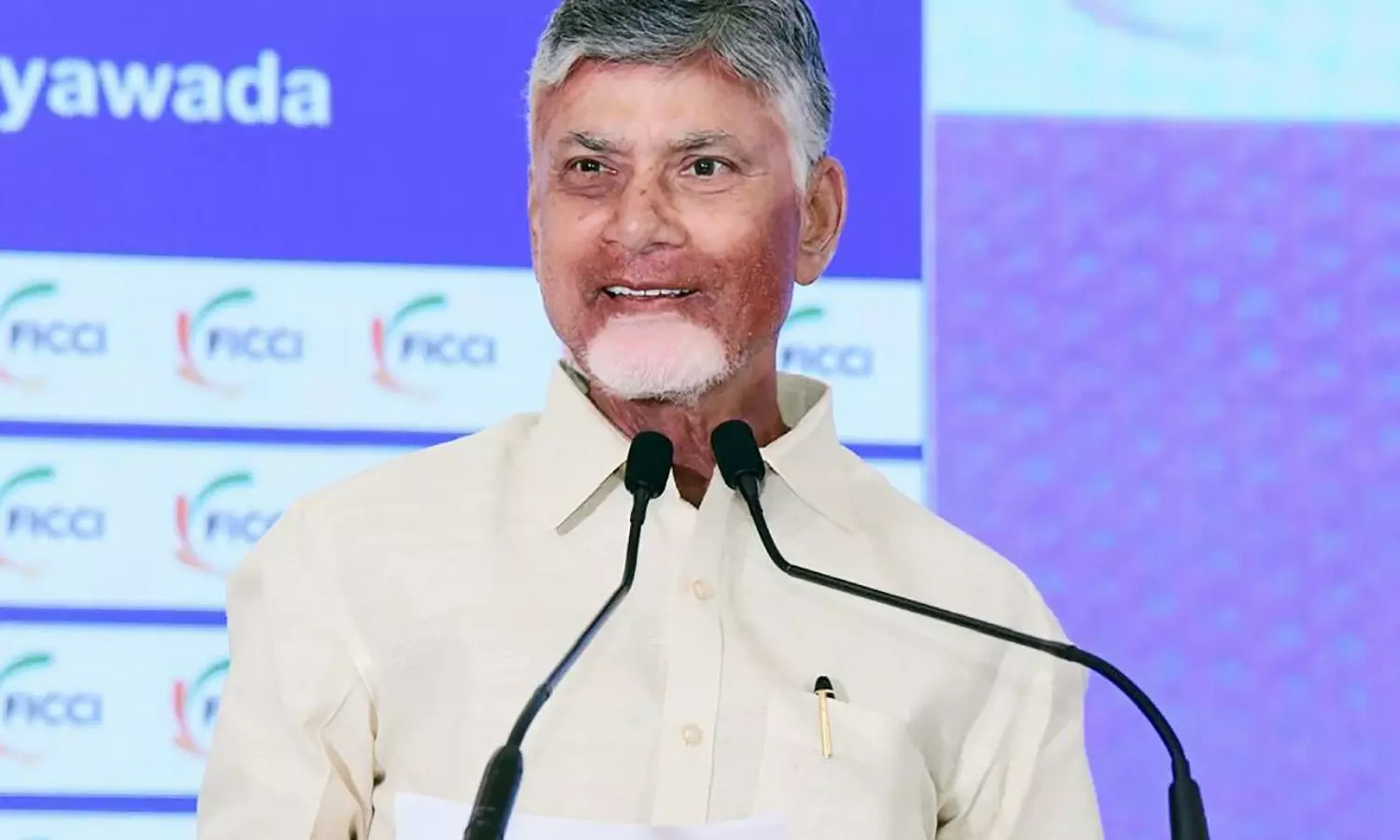 దేశానికి ఇందిర‌.. రాష్ట్రానికి జ‌గ‌న్‌.. ఏం పోల్చారు స‌ర్‌!