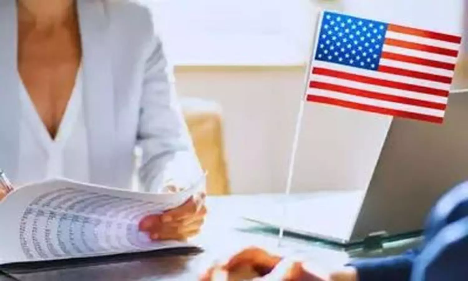 అమెరికా వీసీ కావాలంటే గత 5 ఏళ్ల సోషల్ మీడియా చరిత్ర తప్పనిసరి! అమెరికా వీసీ కావాలంటే గత 5 ఏళ్ల సోషల్ మీడియా చరిత్ర తప్పనిసరి!