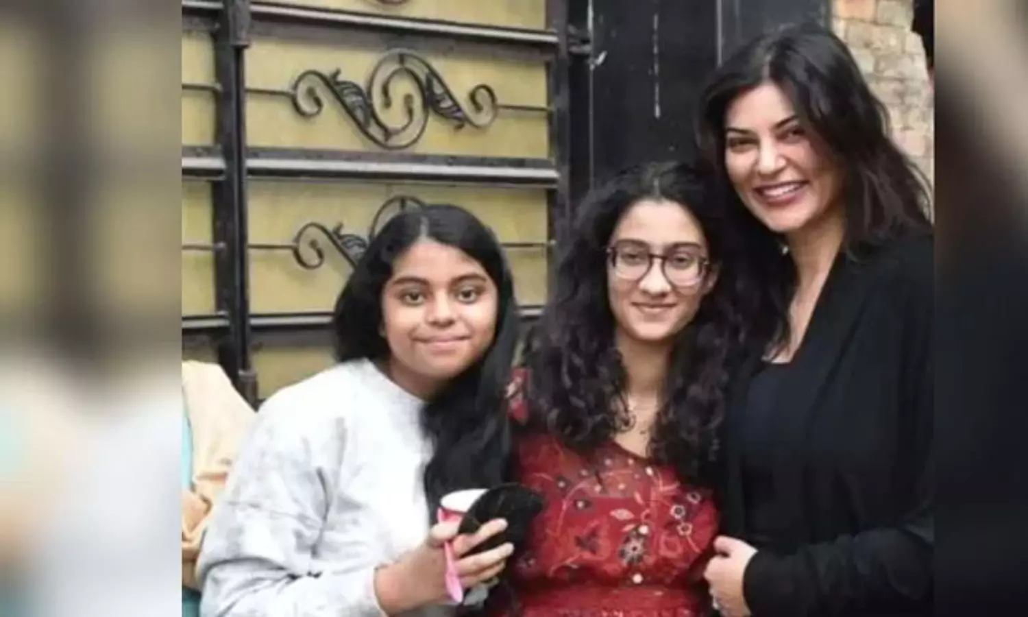 పెళ్లి కాకుండా పిల్ల‌ల ద‌త్త‌త‌.. ఈ న‌టి తండ్రి ఆద‌ర్శం!