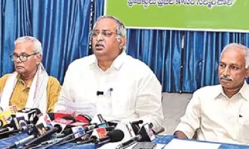బాబు, జగన్ దోస్తులు..! ఏబీవీకి ఏమైంది?