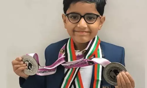 ప్రపంచ నెంబర్ 1 కార్ల్ సన్ కు గేమ్ లో షాకిచ్చిన మన బుడ్డోడు