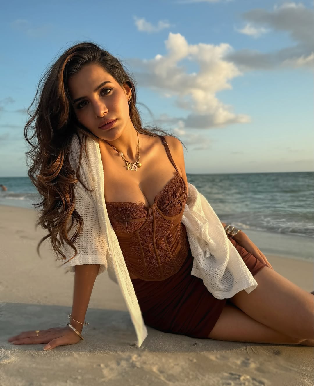 Ashu Reddy Beach Look Makes You Go Gaga Ashu Reddy Beach Look Makes You Go Gaga