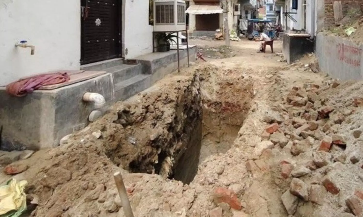 కోడలిని రే*ప్  చేసి, ఇంటి ముందే పాతిపెట్టి... షాకింగ్  ఘటన!