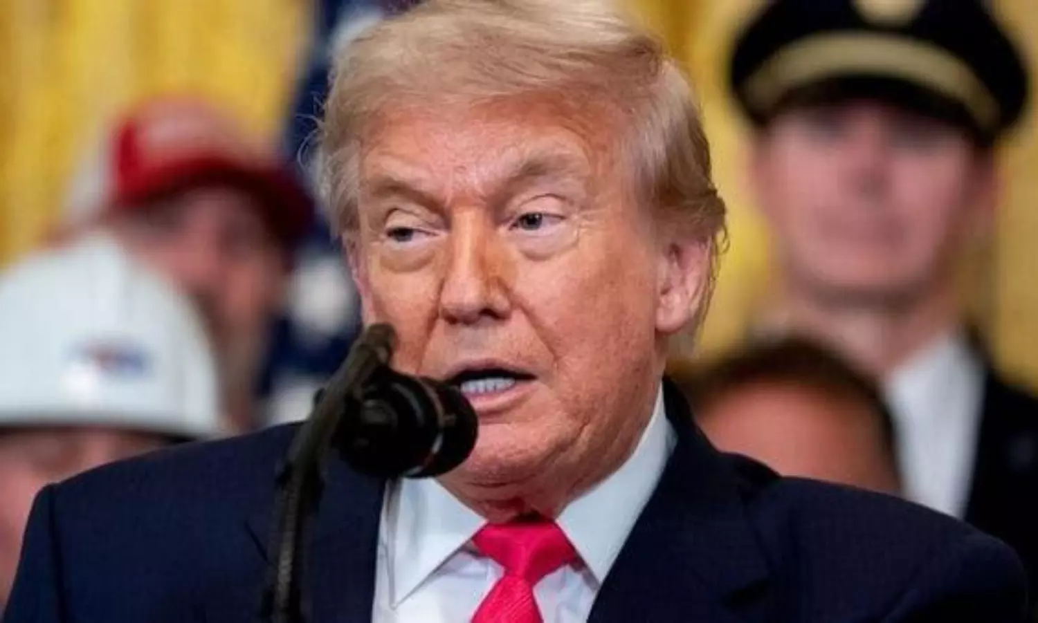 ఇరాన్ కు జోల పాడనున్న ట్రంప్... ఎన్ని లక్షల కోట్లతో అంటే..? ఇరాన్ కు జోల పాడనున్న ట్రంప్... ఎన్ని లక్షల కోట్లతో అంటే..?