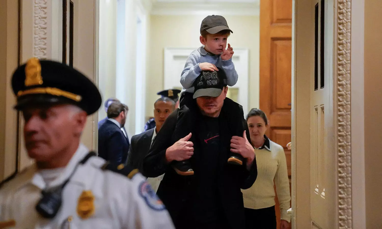 కనీసం ముగ్గురు పిల్లల్ని కనండి.. ఎలాన్ మస్క్ ఆందోళన