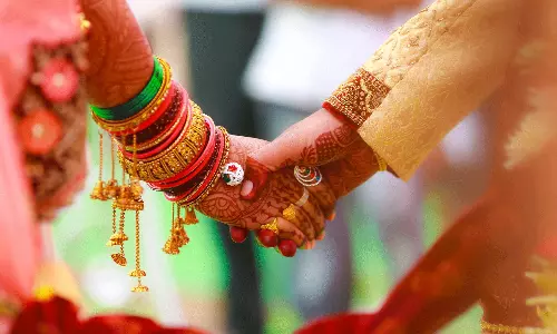 నిద్రపోవడానికి బయపడుతోన్న కొత్త పెళ్లికొడుకు..  షాకింగ్  రీజన్!