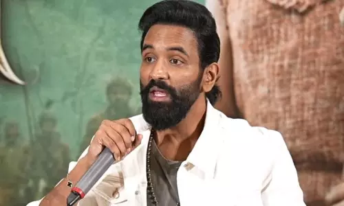 పవన్ కళ్యాణ్ గారి రివ్యూ కోసం వెయిట్ చేస్తున్నా: మంచు విష్ణు