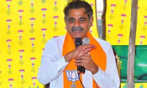 ఫోను ట్యాప్ చేసి నన్ను, నా భార్య ను బెదిరించారు! : కొండా