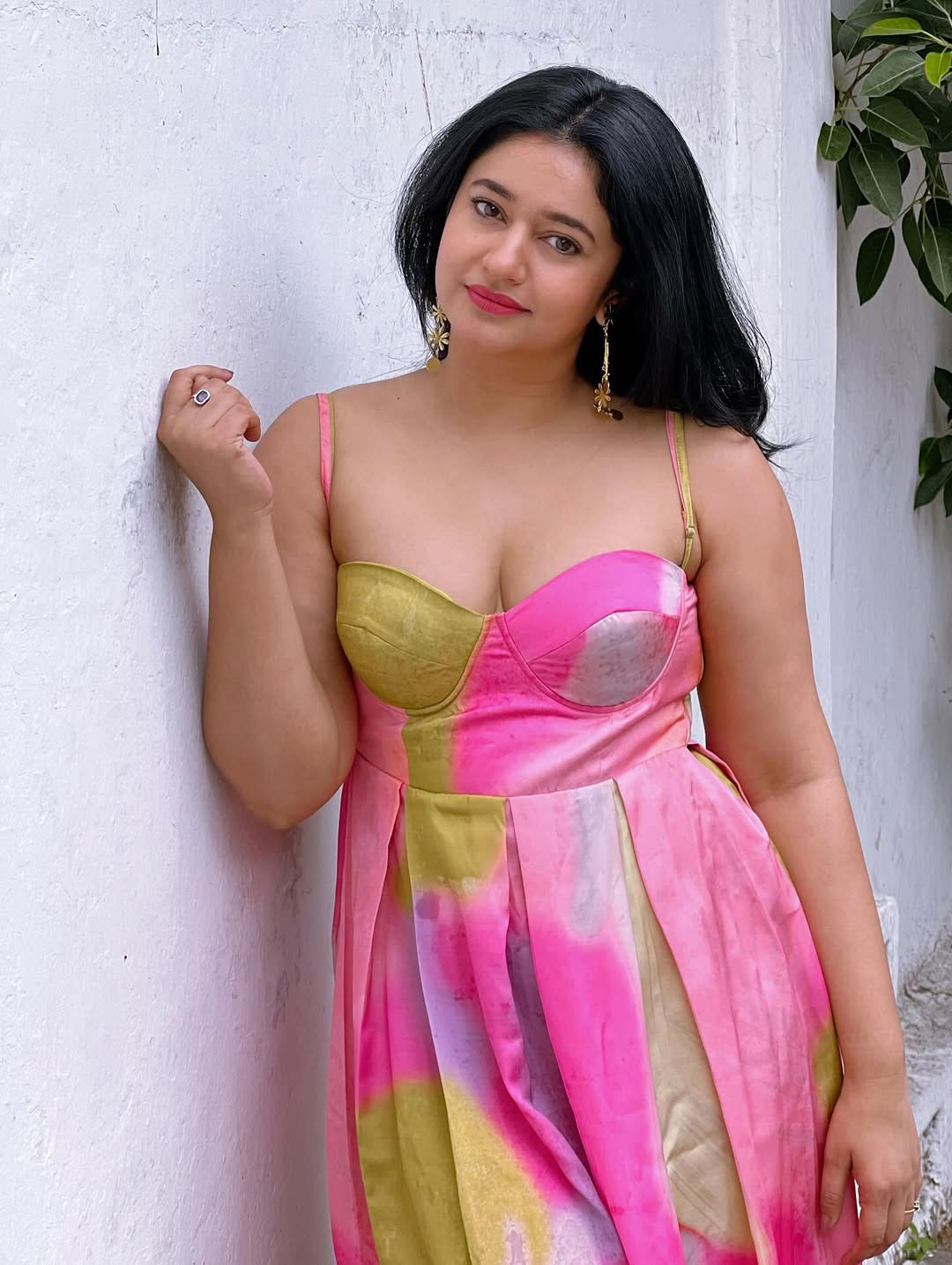 Poonam Bajwa Radiant Look Will Make You Go Gaga