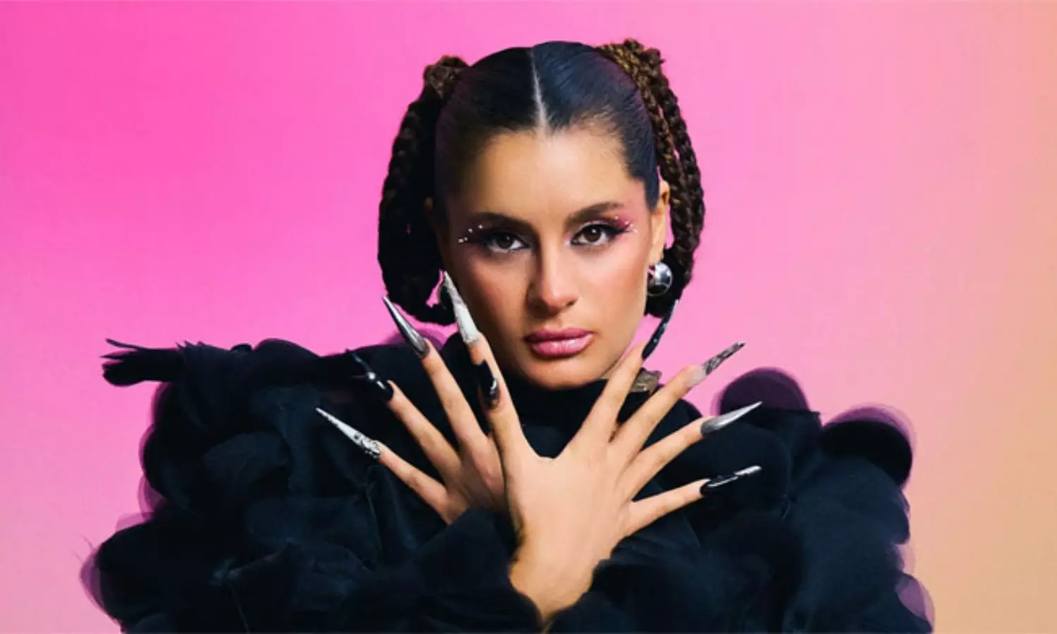 DSP Slams Turkish Singer for Copying Oo Antava