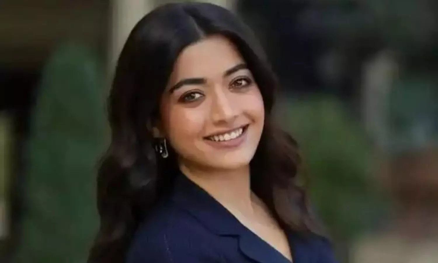 Rashmika Mandanna Says No to Smoking Scenes Rashmika Mandanna Says No to Smoking Scenes