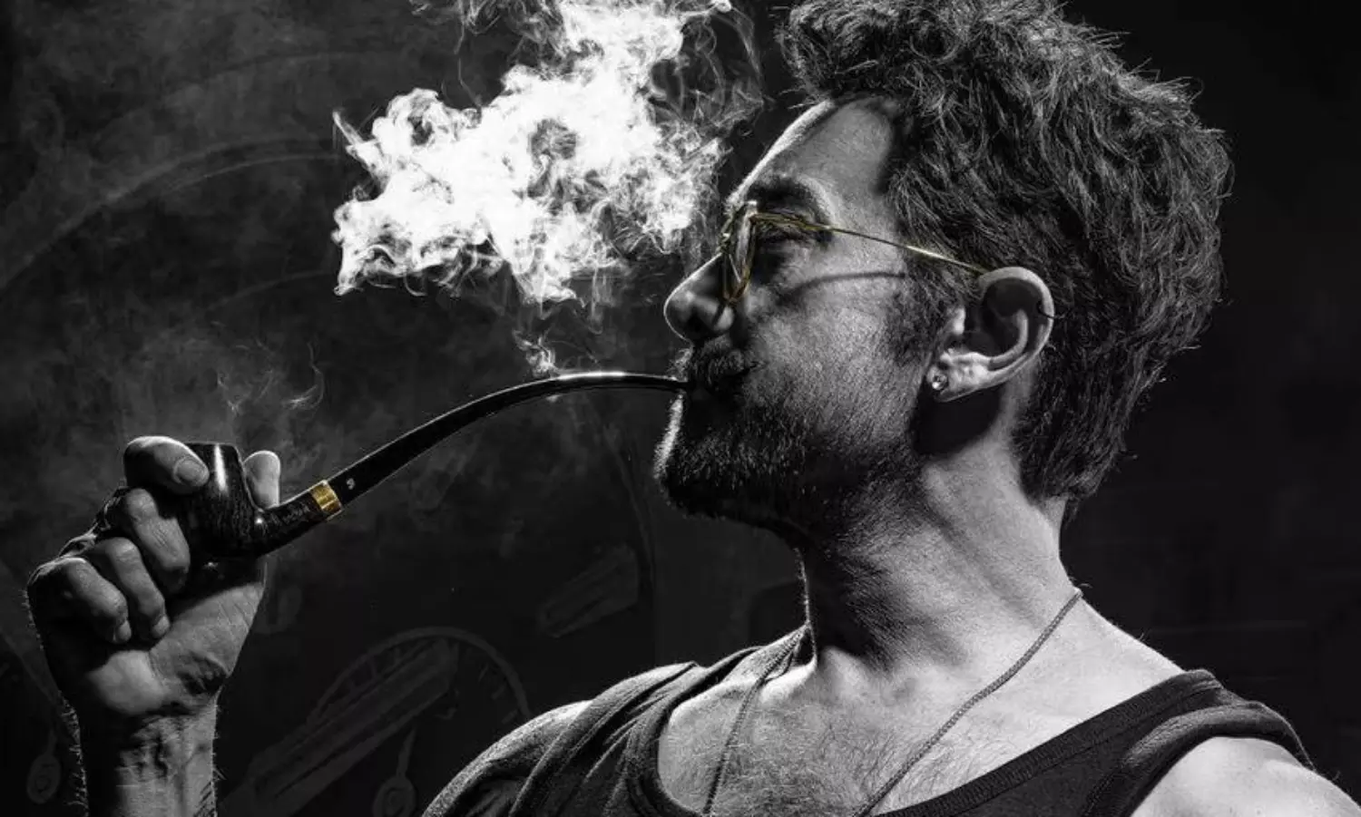 Aamir Khans Coolie FL: Massy and Exhilarating Aamir Khans Coolie FL: Massy and Exhilarating