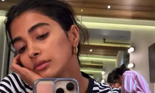 Pooja Hegde Shows Effortless Style In Pack-Up Mode