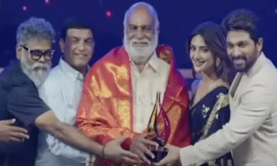 Raghavendra Rao Compares Beards With Sukumar Boldly