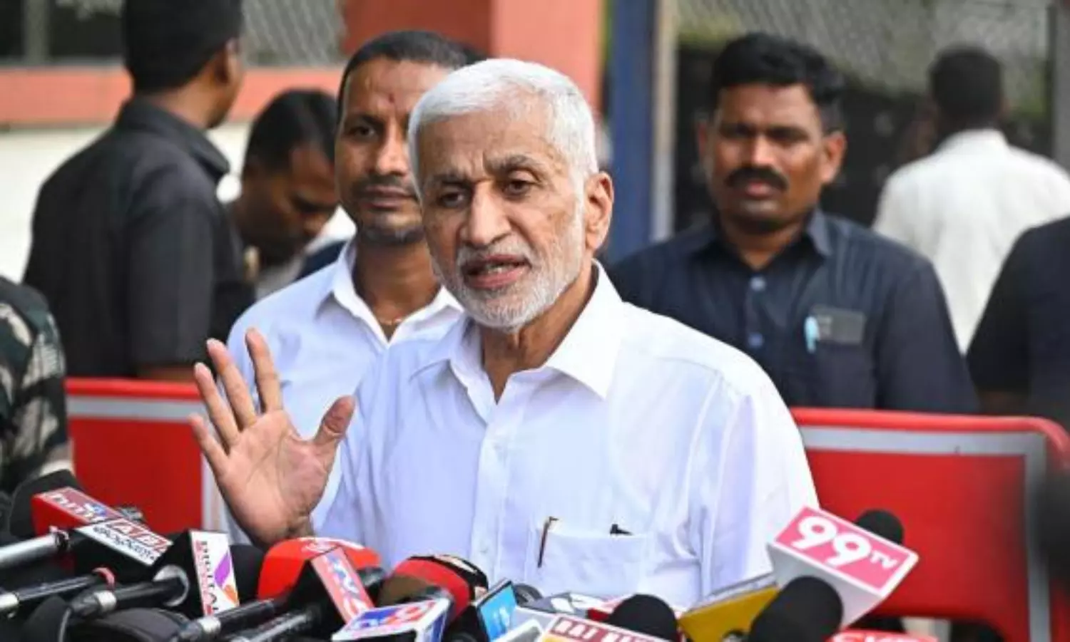 ఆ రూ.23.3 లక్షల వీసాపై విజయసాయిరెడ్డి ఆందోళన ఇదే! ఆ రూ.23.3 లక్షల వీసాపై విజయసాయిరెడ్డి ఆందోళన ఇదే!