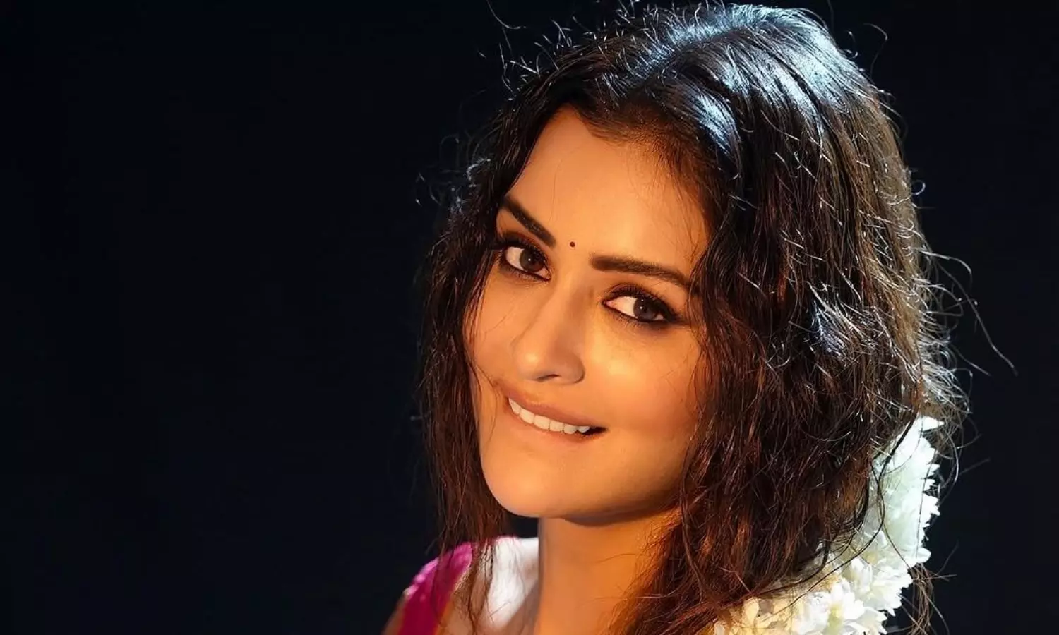 పిక్‌టాక్ : చీర కట్టి, పూలు పెట్టిన పాయల్‌