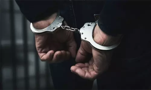 చీటింగ్ కేసులో మ‌ల‌యాళ అగ్ర న‌టుడు అరెస్ట్