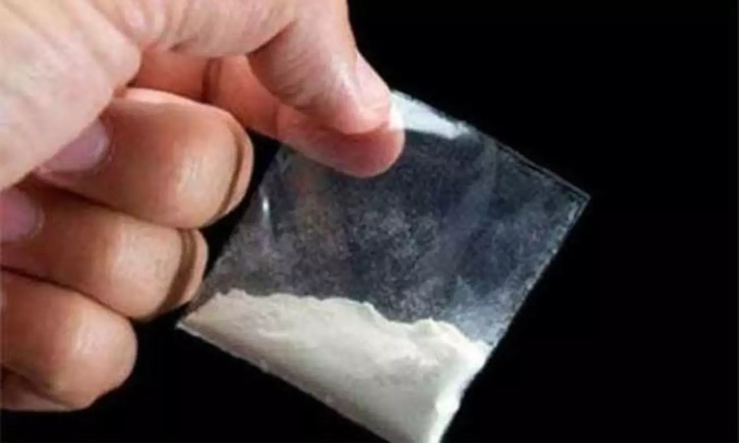 హైదరాబాద్ లో డ్ర*గ్స్ ఇంతనా..!