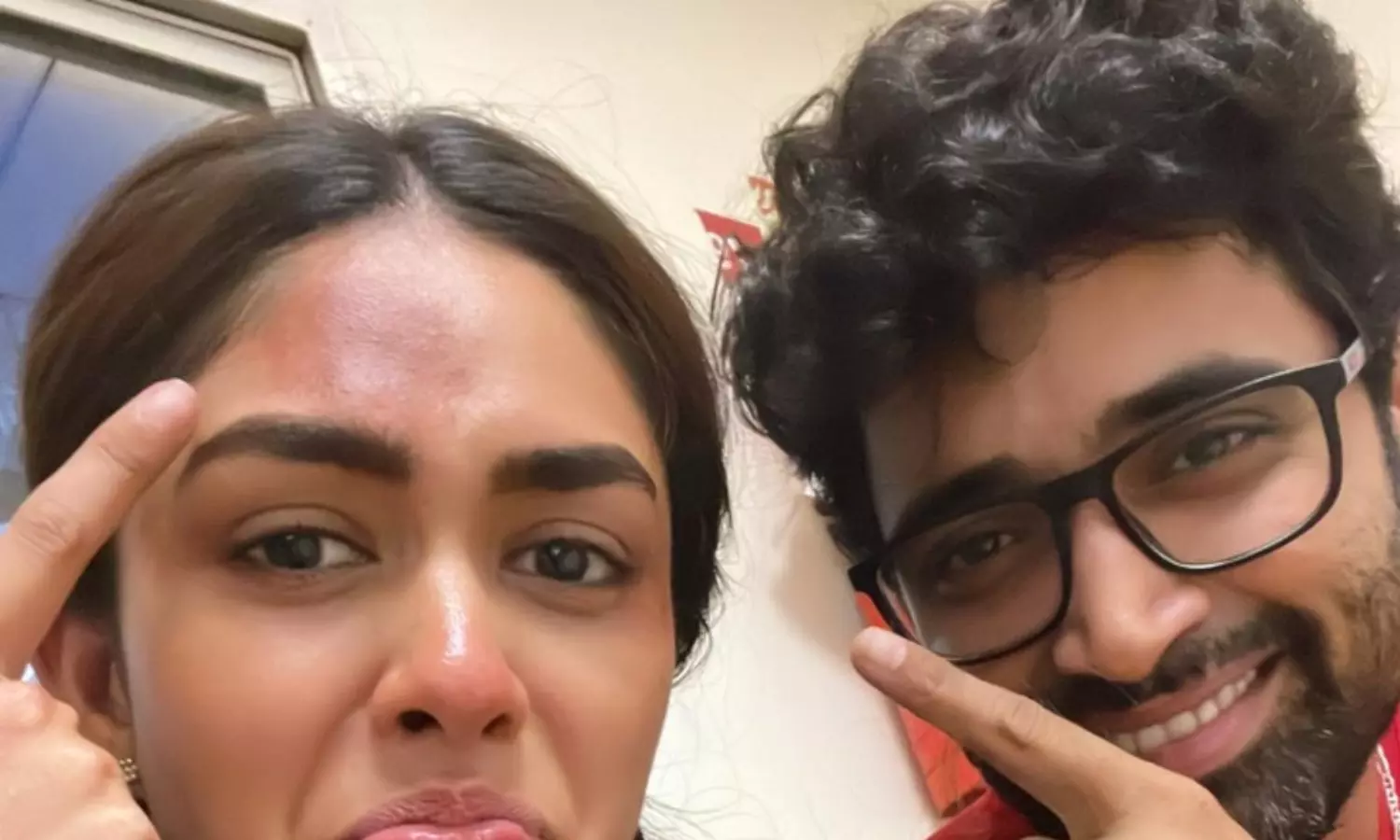 ఊహించని గాయాలు.. అడివి శేష్కు మృణాల్ ఘాటైన వార్నింగ్! ఊహించని గాయాలు.. అడివి శేష్కు మృణాల్ ఘాటైన వార్నింగ్!