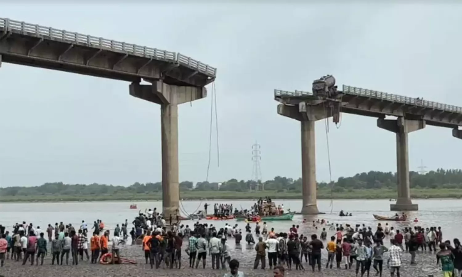 వంతెన దుస్థితిపై ముందే రిపోర్టులు.. పట్టించుకోని గుజరాత్ ప్రభుత్వం