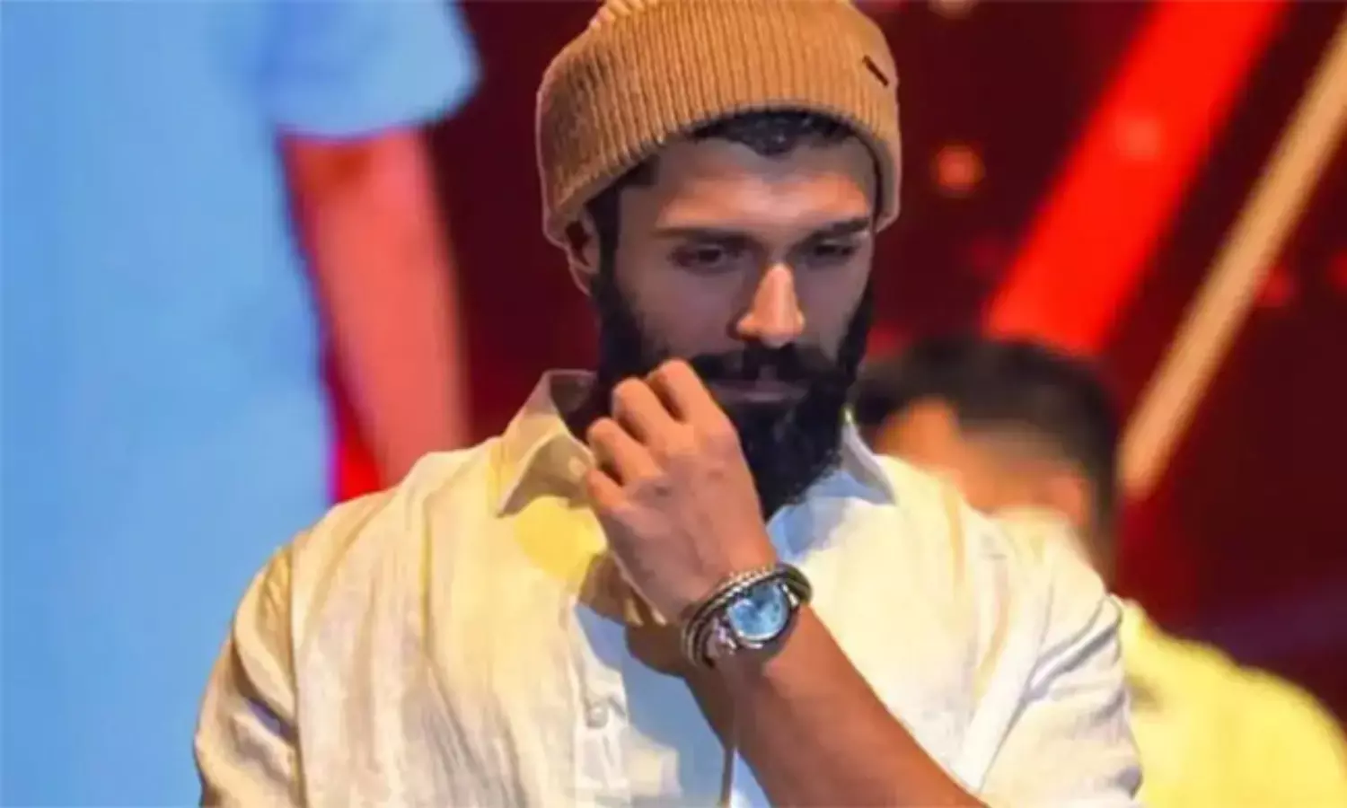 విజయ్‌‌పై ట్రోలింగ్.. అప్పుడలా ఇప్పుడిలా