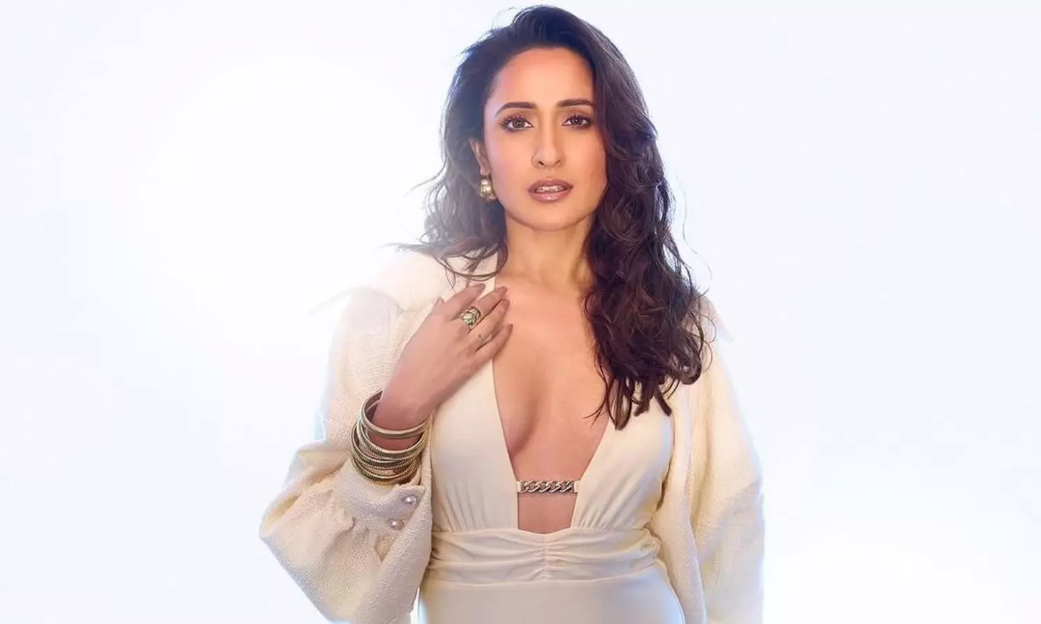 ఫోటో స్టోరి: ప్ర‌గ్య నెవ్వ‌ర్ బిఫోర్ బికినీ ట్రీట్