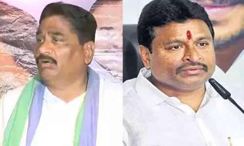 నేతల కష్టం: అక్కడ వైసీపీకి నేతల కరువు.. ! నేతల కష్టం: అక్కడ వైసీపీకి నేతల కరువు.. !