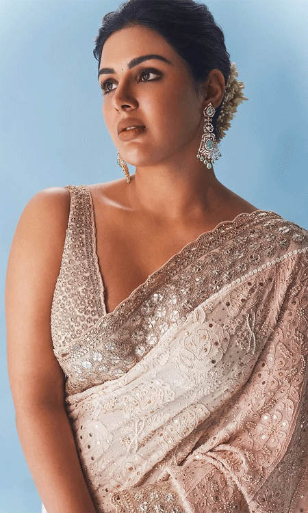 Samyuktha Menon Embraces Graceful Saree Style