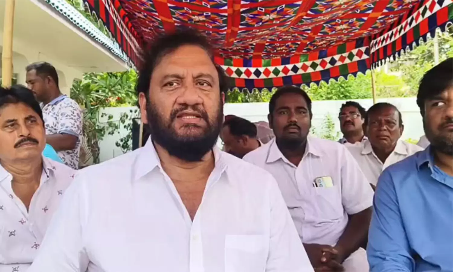 పారిపోలేదు.. అరెస్టు చేసుకోండి.. :  న‌ల్ల‌ప‌రెడ్డి స‌వాల్‌