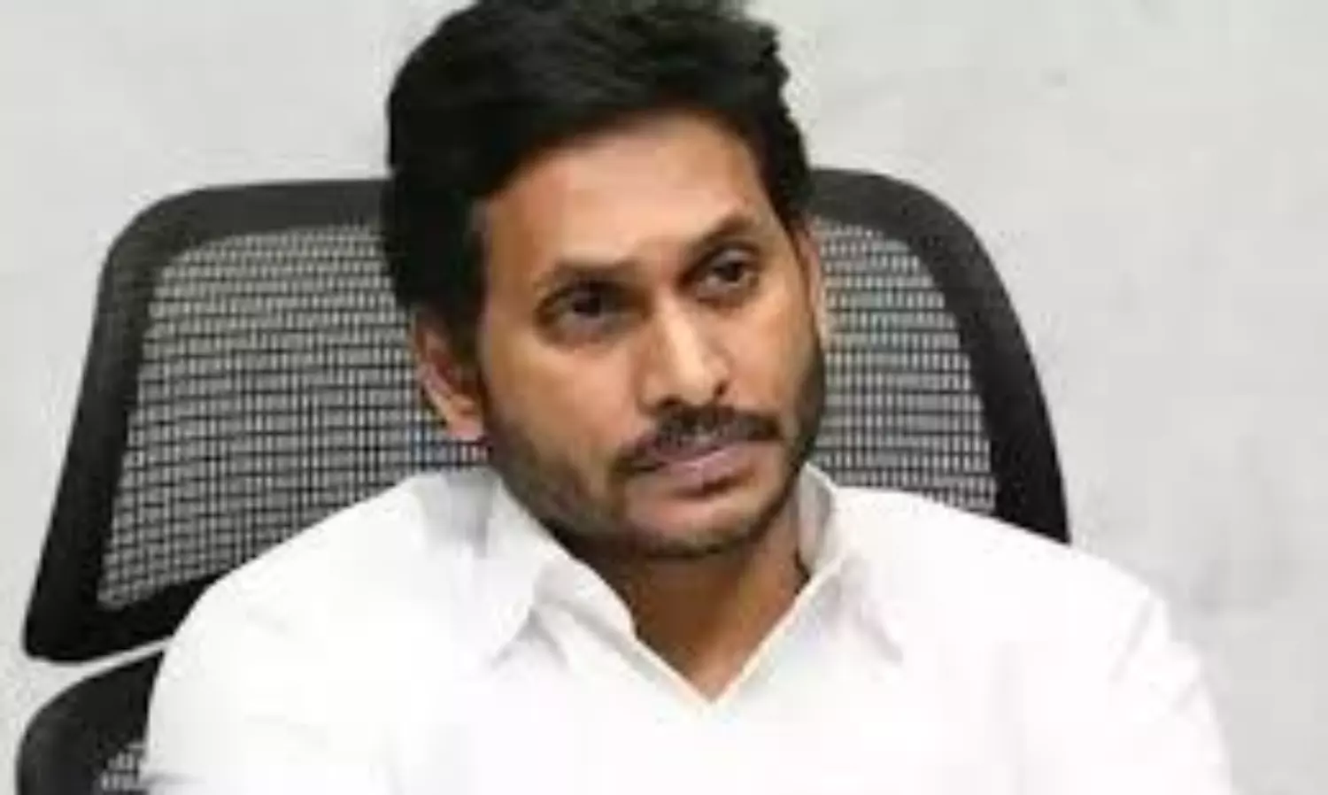 జగన్ ప్రాంతీయ భేటీలు...ఆ వర్గాలే టార్గెట్ జగన్ ప్రాంతీయ భేటీలు...ఆ వర్గాలే టార్గెట్