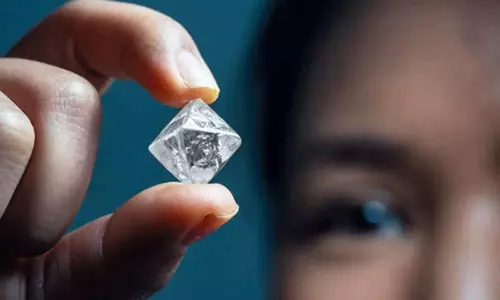 ఆ కూలీలకు ‘వజ్రాల’ పంట పండింది.. ఒక్కోటి రూ.50 లక్షలు