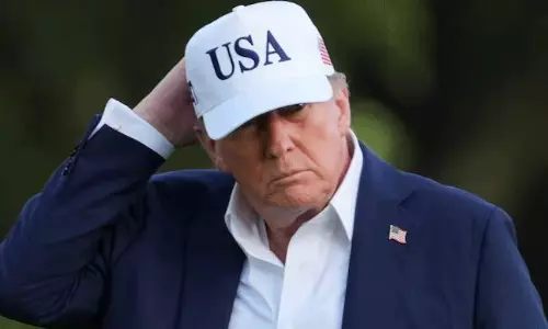 వామ్మో... ట్రంప్  ను సన్  బాత్  చేస్తున్నప్పుడు  చంపేస్తారంట!