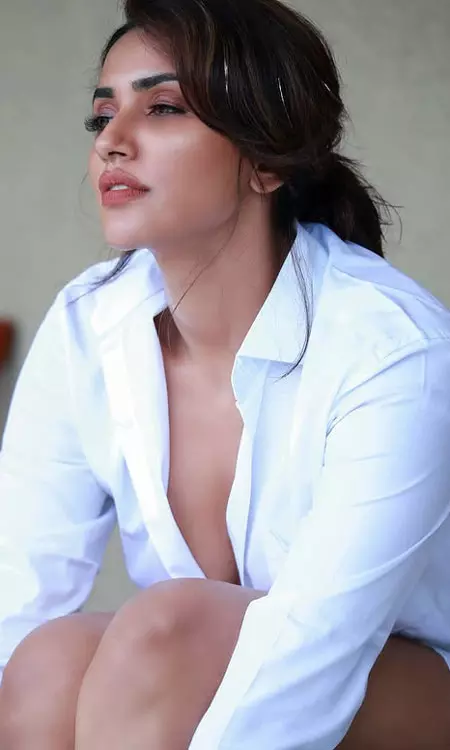 Akshara Gowda Drops a Bold Mood Bomb – Too Hot to Scroll Past