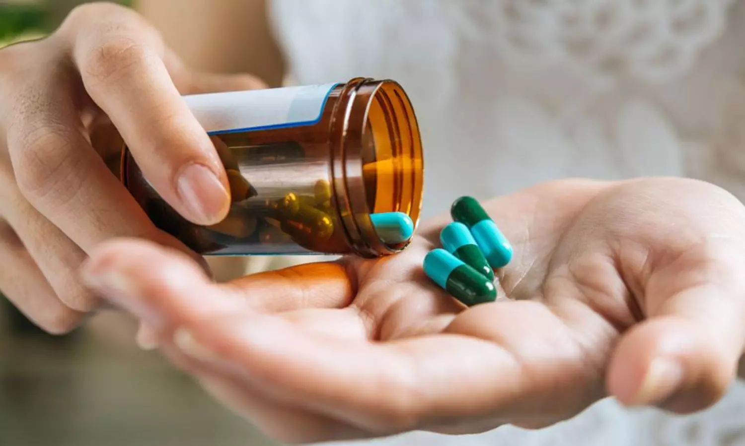 సొంత వైద్యం చేస్తున్నారా? డేంజర్ పొంచి ఉంది బాస్ సొంత వైద్యం చేస్తున్నారా? డేంజర్ పొంచి ఉంది బాస్