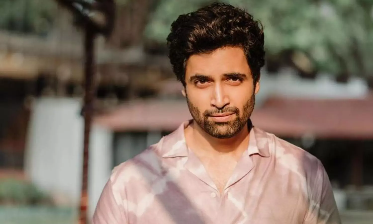 డెకాయిట్ కథలో ఇద్దరూ హీరోలే: అడివి శేష్ డెకాయిట్ కథలో ఇద్దరూ హీరోలే: అడివి శేష్