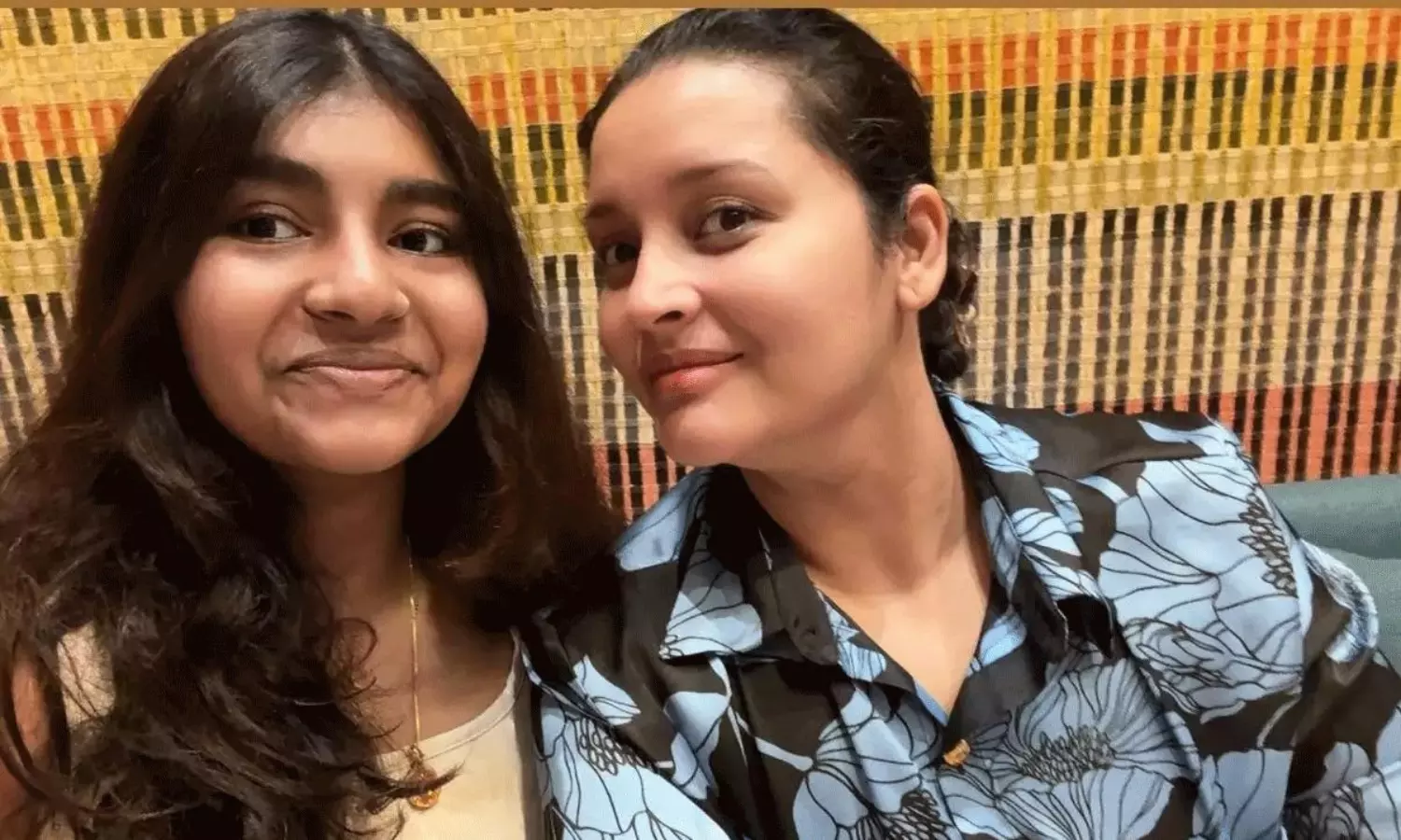 సర్జరీ తర్వాత కూతురితో రేణూ! సర్జరీ తర్వాత కూతురితో రేణూ!