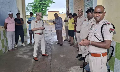 గురు పూర్ణిమ రోజు గురువుని చంపిన స్టూడెంట్స్.. కారణం హెయిర్ కట్!